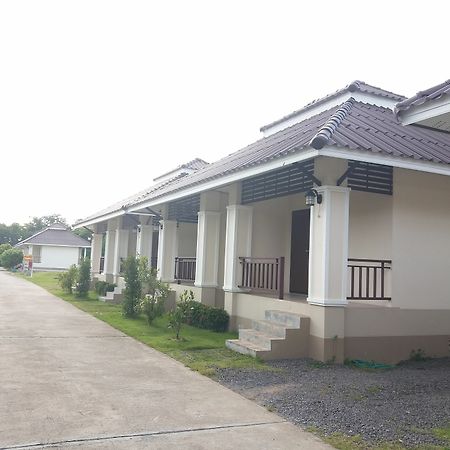 Samsiri Resort Korat Nakhonratchasima Exteriör bild